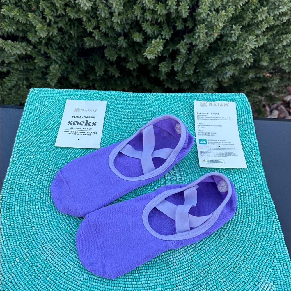 GAIAM Lavender Yoga Socks-brand new/never used-originally packed. - Picture 11 of 17